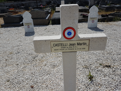 Tombe deCASTELLI Jean Martin à <a HREF=fotom2l.php?necro=488>  <U>Gien (CarrÃ© militaire du cimetiÃ¨re communal)</U> </A> Carr&eacute; 11- Tombe 8