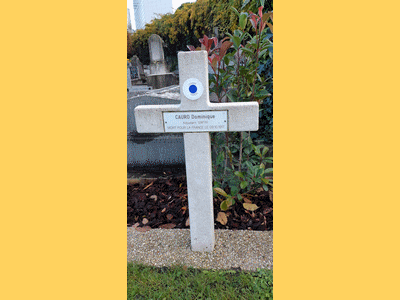 Tombe deCAURO Dominique à <a HREF=fotom2l.php?necro=452>  <U>Neuilly-sur-Seine (CarrÃ© militaire du Nouveau cimetiÃ¨re )</U> </A> 17