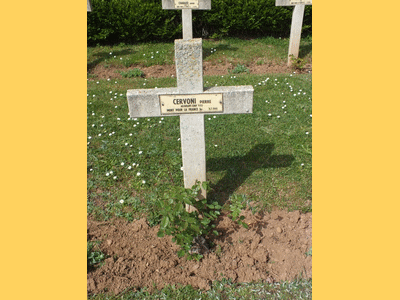 Tombe deCERVONI Pierre F&eacute;lix à <a HREF=fotom2l.php?necro=557>  <U>Chasseneuil-sur-Bonnieure (NÃ©cropole Nationale)</U> </A> Section 1 carr&eacute; E rang 18  tombe 502