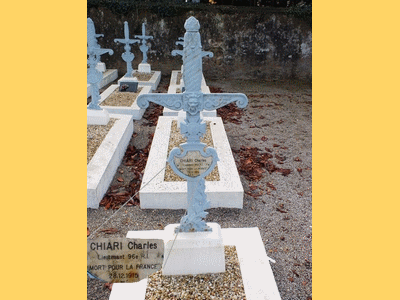 Tombe deCHIARI Charles à <a HREF=fotom2l.php?necro=586>  <U>La Roche-sur-Yon (carrÃ© militaire du cimetiÃ¨re du Point du Jour)</U> </A> 88