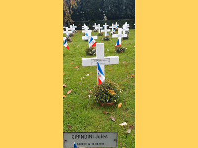 Tombe deCIRINDINI Jules à <a HREF=fotom2l.php?necro=461>  <U>Saint-Ouen (CarrÃ© militaire du cimetiÃ¨re communal)</U> </A> 4