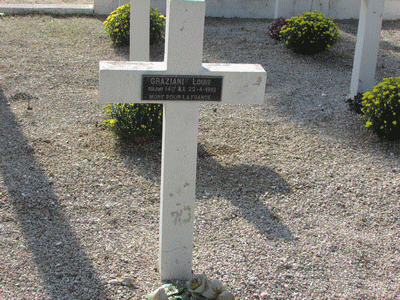 Tombe deGRAZIANI Louis Napoléon à <a HREF=fotom2l.php?necro=398>  <U>HyÃ¨res (CarrÃ© militaire de la presquâÃ®le de Giens)</U> </A> 