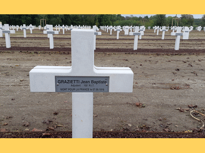 Tombe deGRAZIETTI Jean Baptiste (Abbé) à <a HREF=fotom2l.php?necro=203>  <U>Tracy-le-Mont (NÃ©cropole nationale)</U> </A> 223