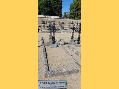 Tombe deLECCIA Toussaint Fabien  à <a HREF=fotom2l.php?necro=487>  <U>Moulins (CarrÃ© militaire du cimetiÃ¨re communal)</U> </A> Carr&eacute; OD  Tombe 36