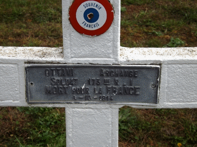 Tombe deOTTAVI Archange à <a HREF=fotom2l.php?necro=579>  <U>Albi Â  (carrÃ© militaire du cimetiÃ¨re des Planques)</U> </A> Carr&eacute; C2 Tombe 23