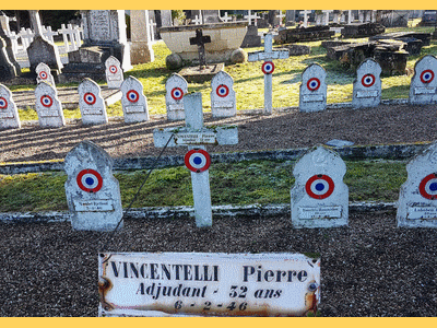 Tombe deVINCENTELLI Pierre à <a HREF=fotom2l.php?necro=571>  <U>Saumur (carrÃ© militaire du cimetiÃ¨re communal)</U> </A> Carr&eacute; 2 Rang 3 Tombe 32