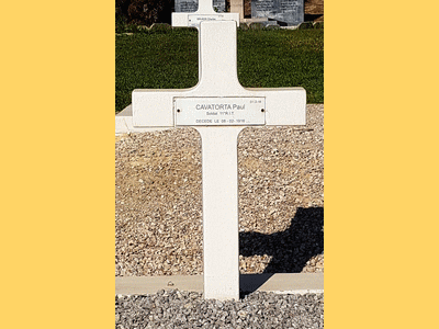 Tombe deCAVATORTA Paul à <a HREF=fotom2l.php?necro=514>  <U>MASA (CimetiÃ¨re militaire de GAMMARTH)</U> </A> Carr&eacute; D1 rang 2 Tombe 18