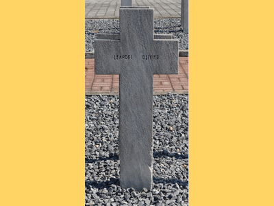 Tombe deLEANDRI Olivier Felix à <a HREF=fotom2l.php?necro=519>  <U>THESSALONIQUE 
 (CimetiÃ¨re militaire de Zeitenlick  )</U> </A> 858