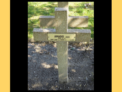 Tombe deAMADEI Jules à <a HREF=fotom2l.php?necro=92>  <U>Zuydcoote (cimetiÃ¨re militaire)</U> </A> 2-610