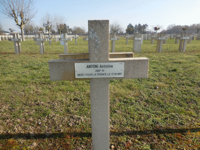 Tombe deANTONI Antoine  à <a HREF=fotom2l.php?necro=166>  <U>Pontavert (NÃ©cropole Nationale)</U> </A> 2558