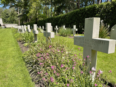 Tombe deBACCHIOLELLI Martin à <a HREF=fotom2l.php?necro=620>  <U>BROOKWOOD (CimetiÃ¨re militaire)</U> </A> Carr&eacute; 29- Rang E -Tombe 4  