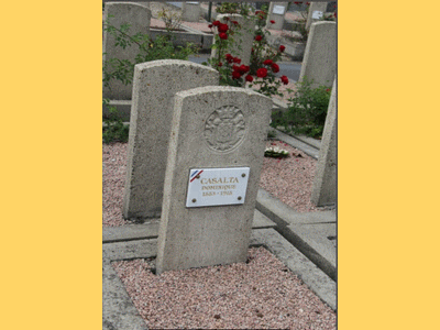 Tombe deCASALTA Dominique Antoine à <a HREF=fotom2l.php?necro=662>  <U>Seine-Saint-Denis (CarrÃ© des corps restituÃ©s  du cimetiÃ¨re communal)</U> </A> Tombe individuelle