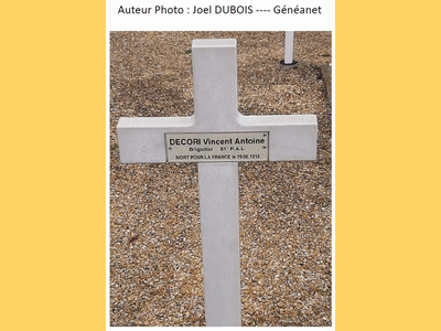 Tombe deDECORI Vincent à <a HREF=fotom2l.php?necro=635>  <U>Avord  (carrÃ© militaire du cimetiÃ¨re communal)</U> </A> 28