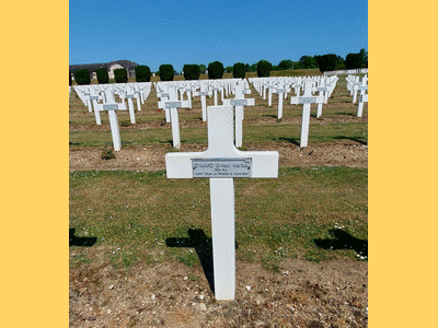 Tombe deEYMARD Ernest à <a HREF=fotom2l.php?necro=6>  <U>Fleury-devant-Douaumont (NÃ©cropole nationale Douaumont)</U> </A> 3979