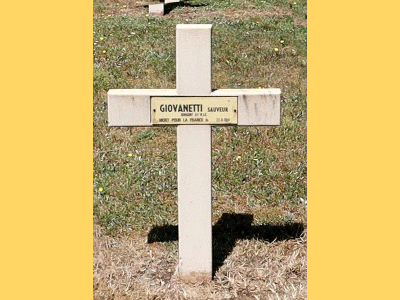 Tombe deGIOVANNETTI Sauveur à <a HREF=fotom2l.php?necro=241>  <U>NEUFCHATEAU (CimetiÃ¨re militaire)</U> </A> 58