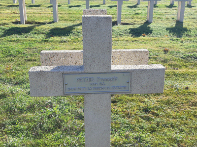 Tombe dePETRIS François à <a HREF=fotom2l.php?necro=149>  <U>Ambleny (Necropole Nationale "Le Bois ROBERT "ex-"Bois Roger")</U> </A> K 342