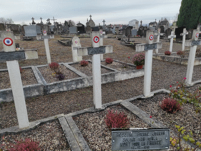 Tombe deROSSINI Pierre Joseph à <a HREF=fotom2l.php?necro=445>  <U>Luxeuil-les-Bains(CarrÃ© mixte du cimetiÃ¨re communal)</U> </A> 11