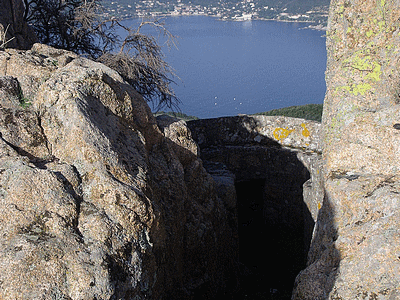 Près du Col San Bastiano <BR>Ruines d‚un poste militaire  (italien?)